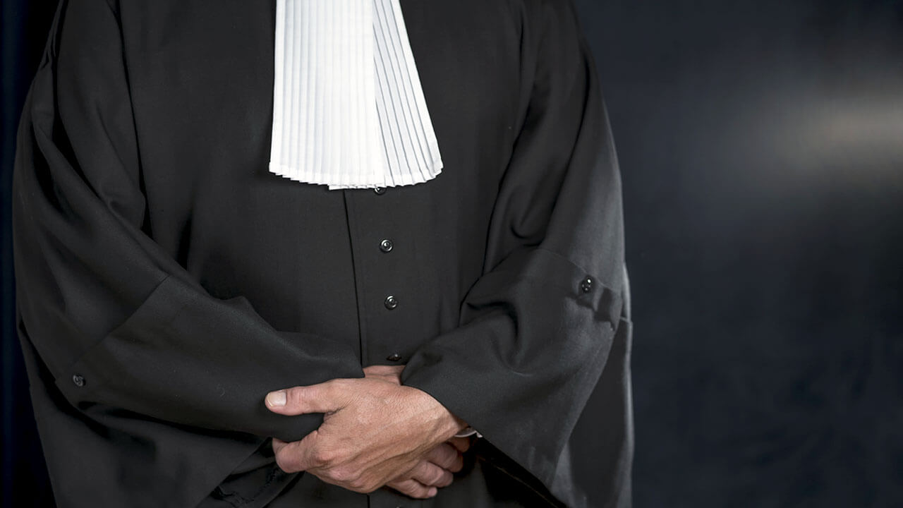noir robe avocat